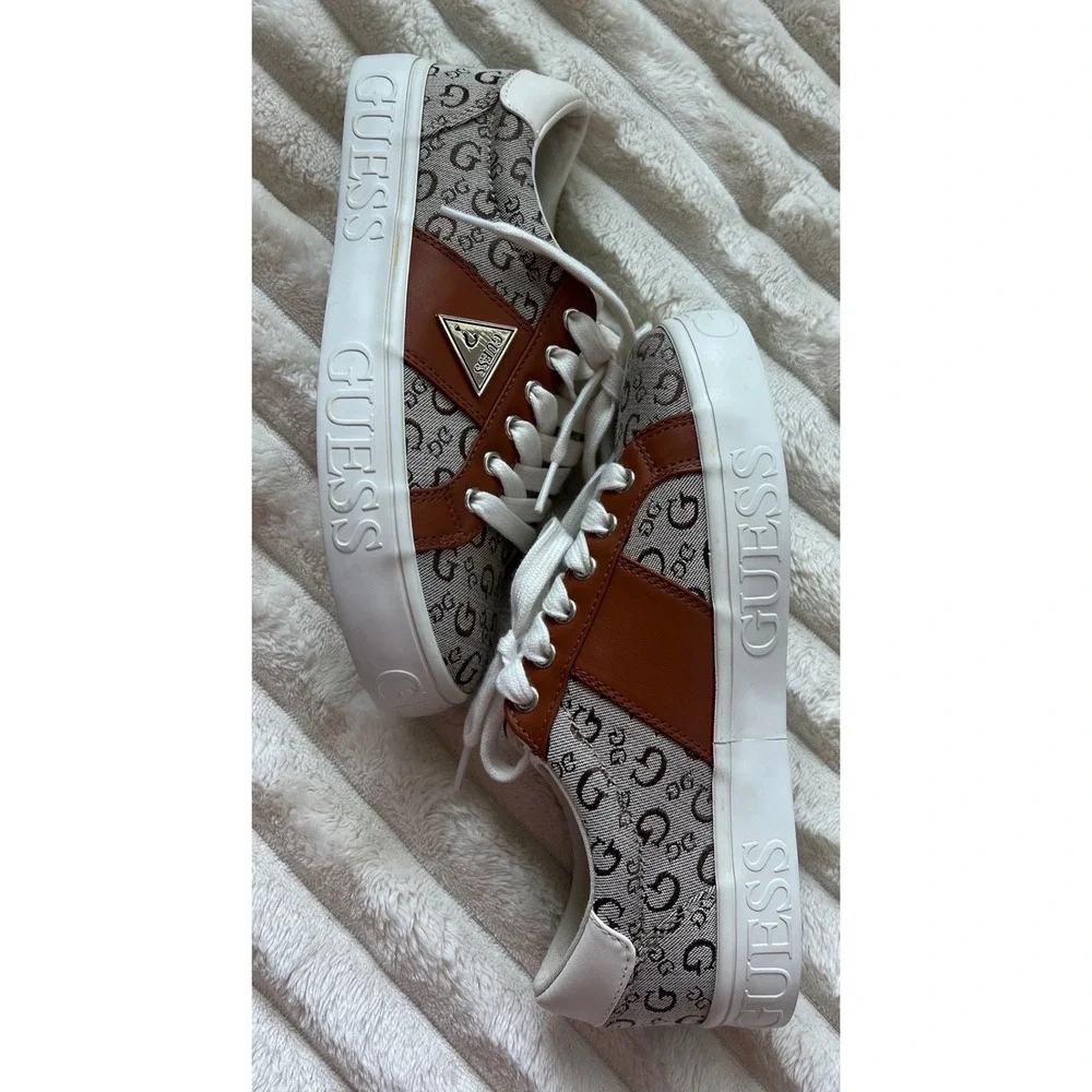 Guess Astray Kids Brown Logo Monogram Low Top Lace Up Sneakers WGASTRAY4-R 5.5M